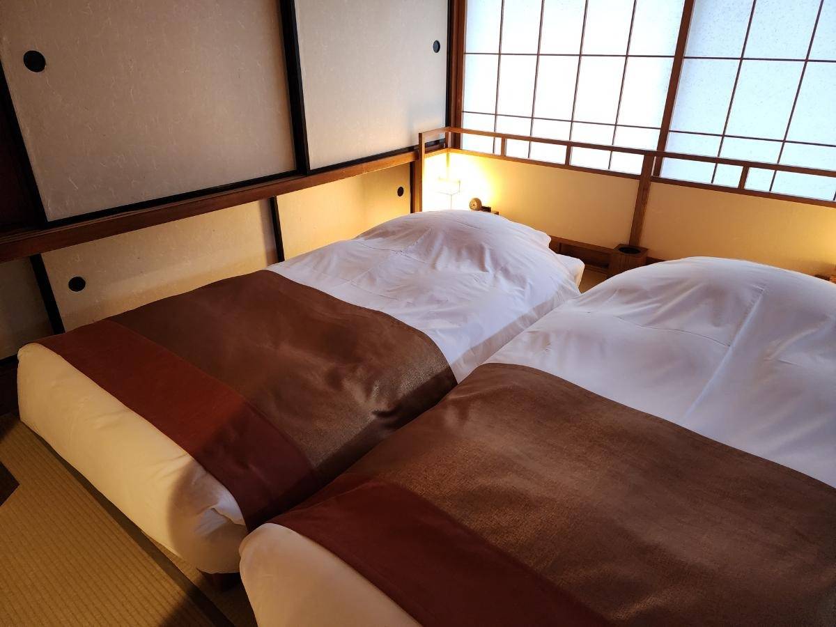旅館にベッドを配置する際のポイントとメリットを解説